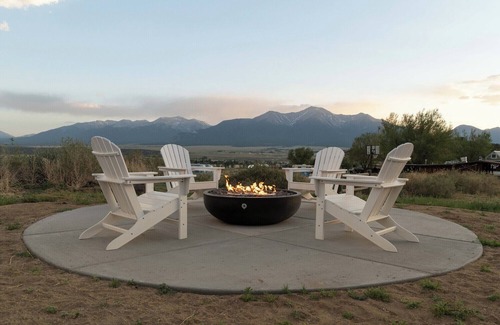 Buena Vista House | Oxford is a one-level 1-2 person Tiny Home with full bathroom, fridge, induction cooktop, microwave, AC/heat, dryer/washer combo, and beautiful mountain views!