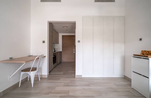 Jumeirah Village Circle Apartment | Oxford residence 2, G15 · Modern LOFT with smart working station