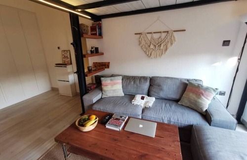 Jumeirah Village Circle Apartment | Oxford residence 2, G15 · Modern LOFT with smart working station