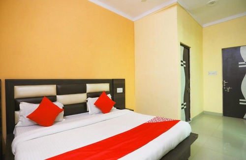 Faridabad Hotel | OYO 16362 Hotel National