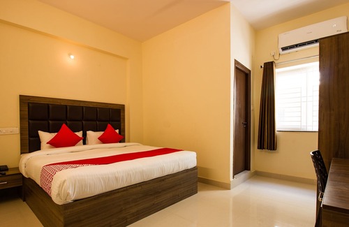 Ameerpet Hotel | OYO 28637 Gokul Grand