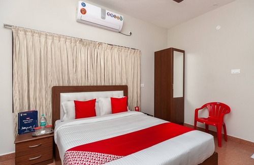 Chennai Hotel | OYO 29276 Rithikha Inn Blossoms