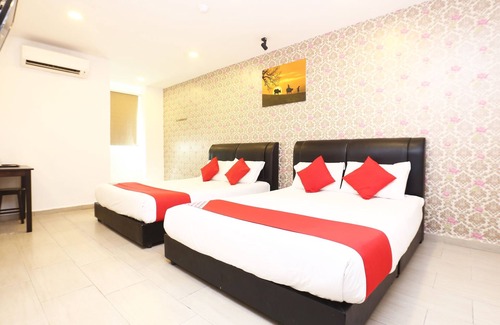 Wakaf Che Yeh Hotel | OYO 718 MR J Hotel Wakaf Che Yeh 1