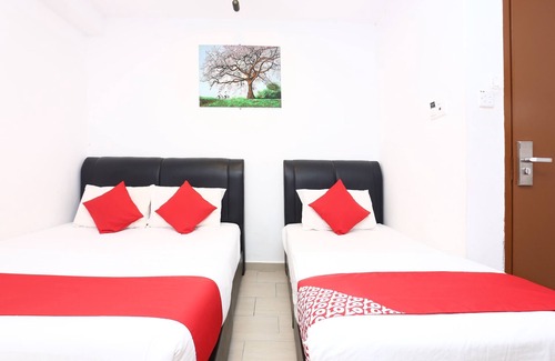 Wakaf Che Yeh Hotel | OYO 718 MR J Hotel Wakaf Che Yeh 1