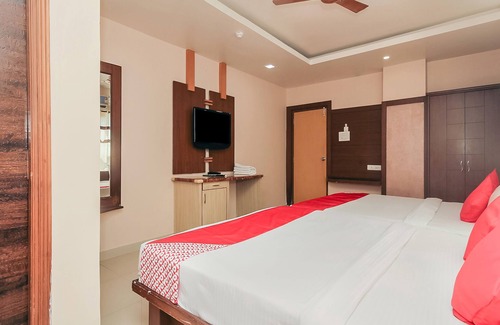 Hyderabad Hotel | OYO 740 Hotel Suravi