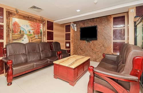 Hyderabad Hotel | OYO 740 Hotel Suravi
