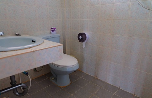 Luang Nuea Hotel | OYO 769 Ban Thassanee
