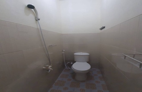 Bekasi Hotel | OYO 93274 Oren Home Bekasi