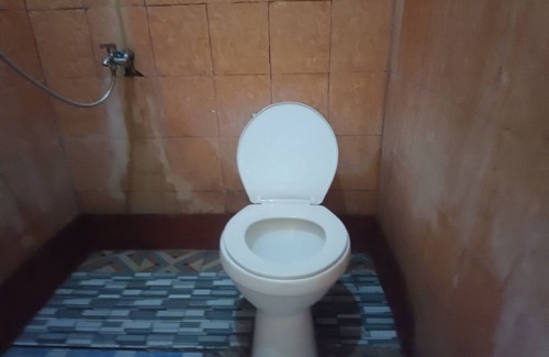 Kecamatan Narmada Hotel | OYO 93766 Bunga Homestay Near Taman Lembah