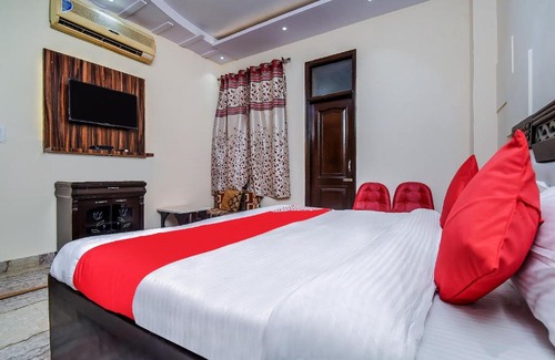 Rohini Hotel | OYO Florence Residency Near M2K Cinemas Rohini