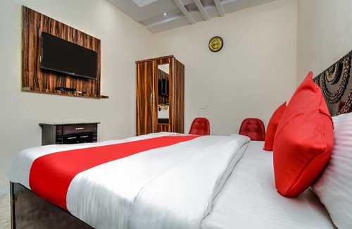 Rohini Hotel | OYO Florence Residency Near M2K Cinemas Rohini