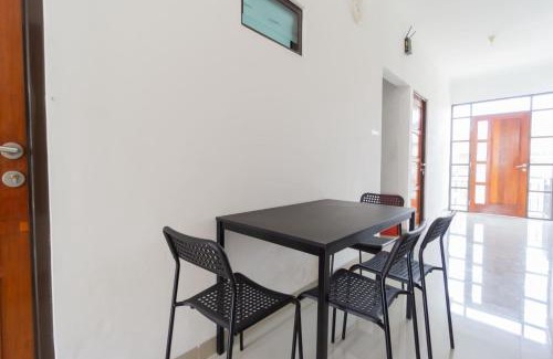 Cipulir Hotel | OYO Life 2351 Kost Ciper