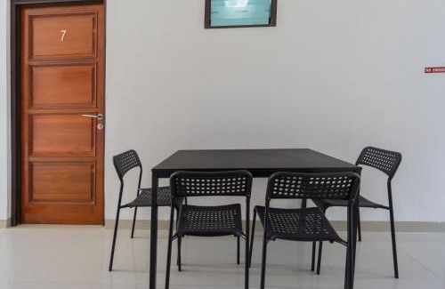 Cipulir Hotel | OYO Life 2351 Kost Ciper