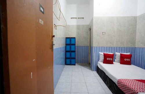 Sedati Hotel | OYO Life 93061 Kost Vicky Syariah