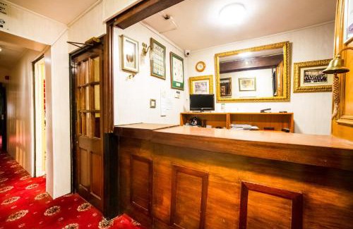 Newcastle-upon-Tyne Hotel | OYO The Royal Hotel