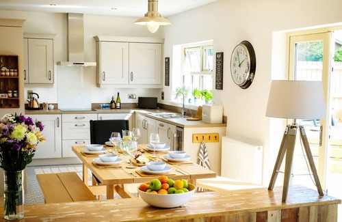 Embleton House | OYSTERCATCHER, pet friendly, with a garden in Embleton