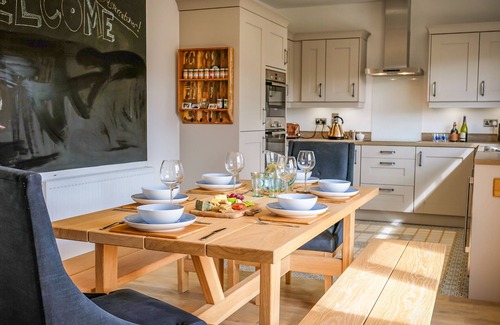 Embleton House | OYSTERCATCHER, pet friendly, with a garden in Embleton