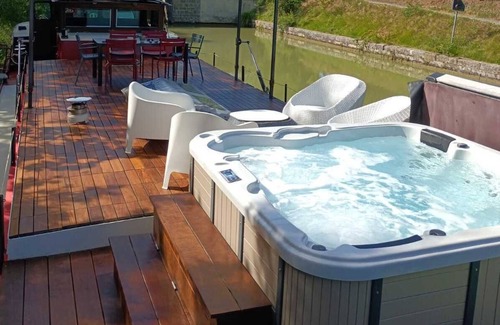 Villalbe Boat Rental | Péciche d'hôtes '"Mirage" - Cabine-Concorde