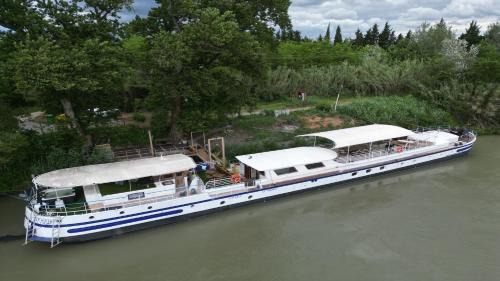 Avignon Boat Rental | Péniche Spa Le Makara - Avignon
