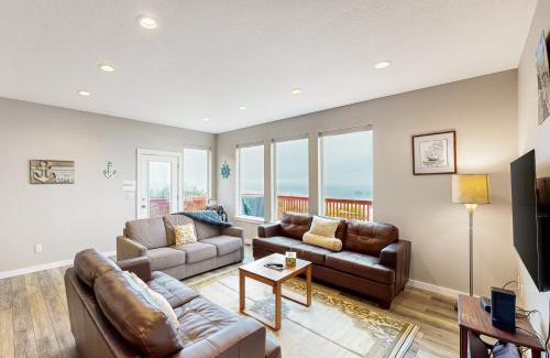 Rockaway Beach House | Pacific Horizon Haven