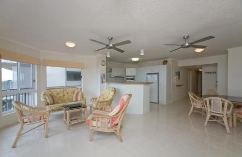 Sunrise Beach Apartment | Pacific Waves Apartments