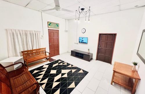 Padang Besar House | Padang Besar White House Homestay