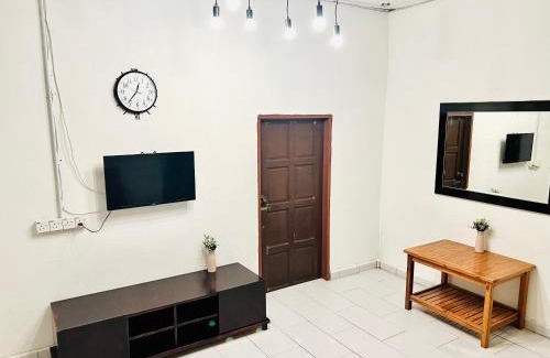 Padang Besar House | Padang Besar White House Homestay