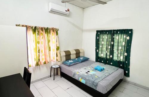 Padang Besar House | Padang Besar White House Homestay