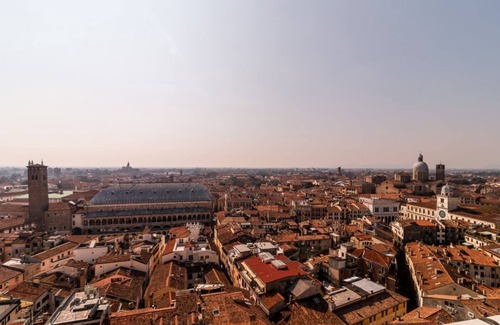 Historic Centre Apartment | PADOVA TOWER 13TH FLOOR CITY VIEW SCIROCCO TERRACE