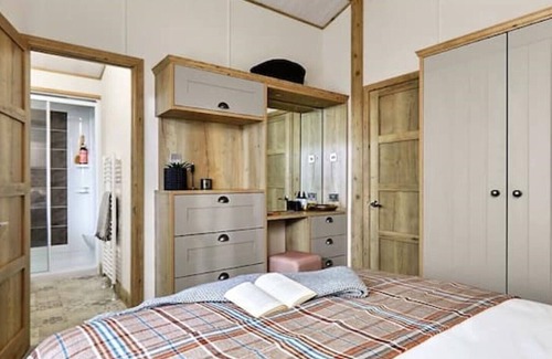 Treator Cabin | ✪ Padstow Luxury Lodge on 5* Award Winning Park ✪