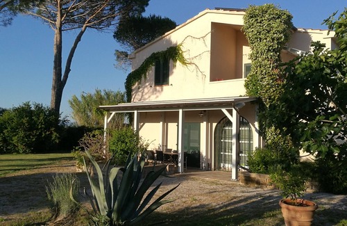 Castiglione della Pescaia House | Paduletti - elegant country house near the sea with pool and dependance