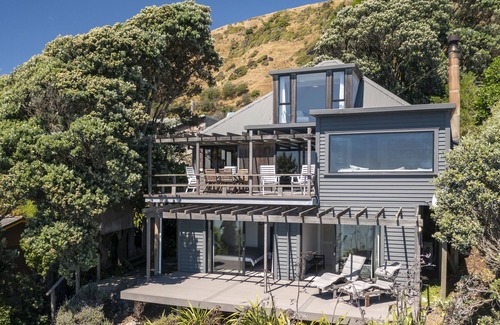 Paekakariki House | PAEKAKARIKI RETREAT – PAEK?K?RIKI BEACHFRONT HOME in Kapiti Coast