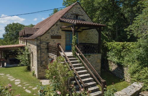 Catus Cottage | Pagel, "Soleil Levant", with large garden and heated swimming pool