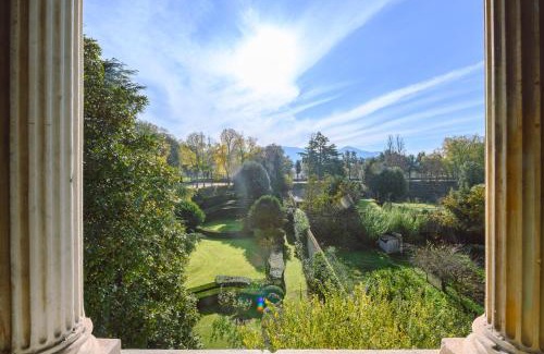 Lucca Historical Center Bed & Breakfast | Palazzo Froussard B&B and Living