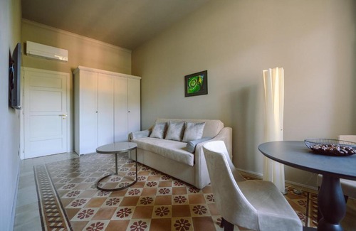 Lucca Historical Center Bed & Breakfast | Palazzo Froussard B&B and Living