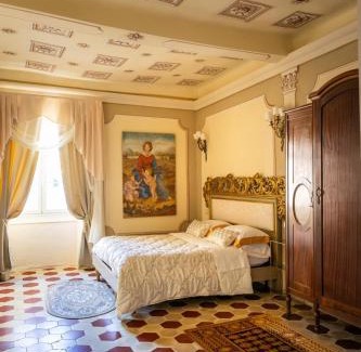 Sarzana House | Palazzo Lari Sarzana