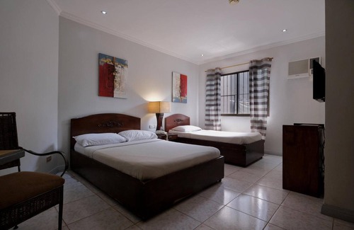 Cebu House | Palazzo Pensionne