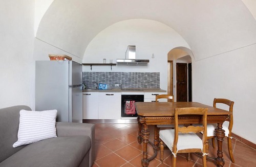 Bracelli Apartment | Palazzo Ravaschieri Apt Agrifoglio