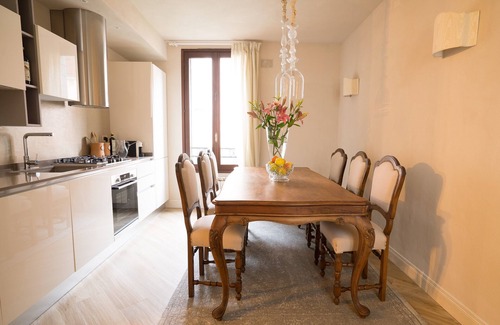 Cannaregio House | Palazzo Veneziano direct at the main canal of Venice with roof terrace