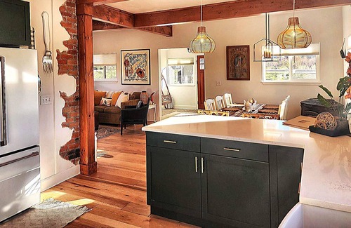 Palisade House | Palisade Peach Orchard Cottage. Free WiFi
