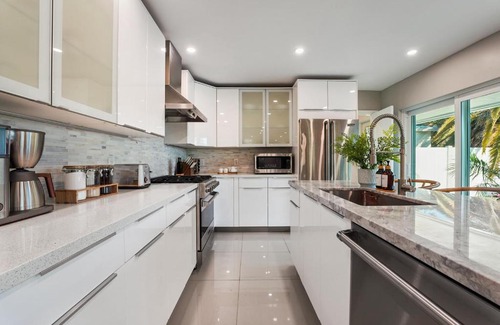 Survey Creek House | Palisades by JadoreLuxe l Oasis Pool and Waterview