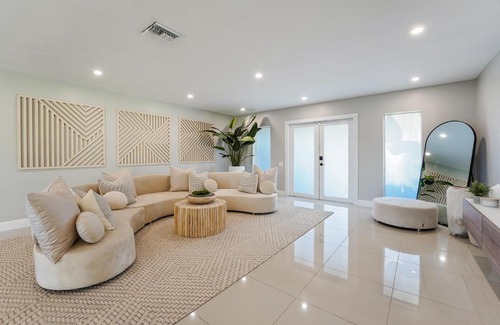 Survey Creek House | Palisades by JadoreLuxe l Oasis Pool and Waterview