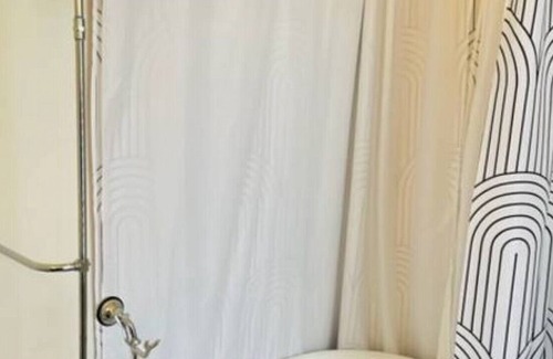 Hannon Park House | Palm Beach Luxury Suite!1Bd/1Ba. Historic Mansion