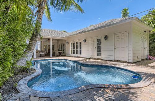Flamingo Parks House | Palm Beach Oasis - Indulge in Garden Tranquility with Alfresco Dining