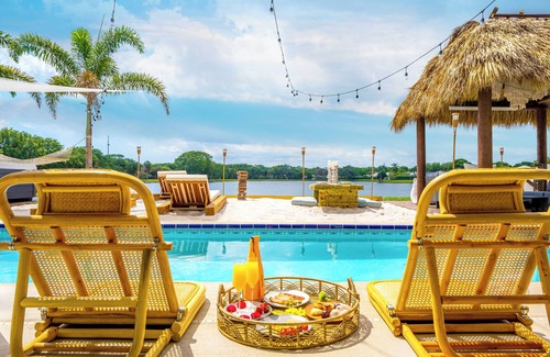 Florida North Atlantic Coast House | Palm Beach Paradise | Villa w/Beach, Pool, Cinema & Tiki