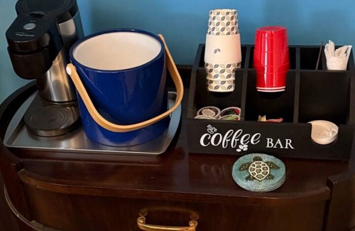 Southside Apartment | Palm Beach Tropical Hot-Tub Pool HIDE-A-WAY Suite