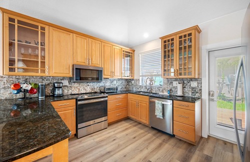 Sunset Reef House | Palm Cottage- Escape to Paradise, steps from the beach!