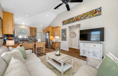 Sunset Reef House | Palm Cottage- Escape to Paradise, steps from the beach!
