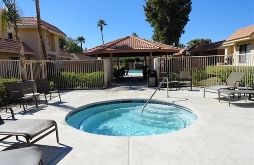 Palm Desert Condo | Palm Desert Royal Palms Condo Available