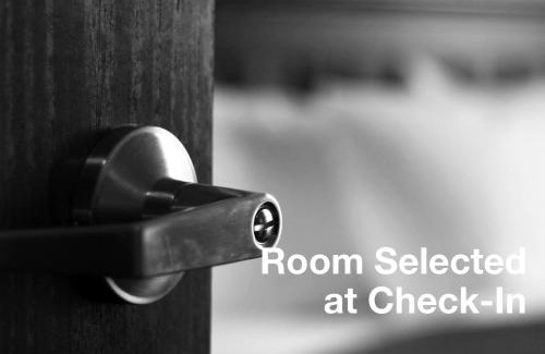 Thousand Oaks Hotel | Palm Garden Hotel